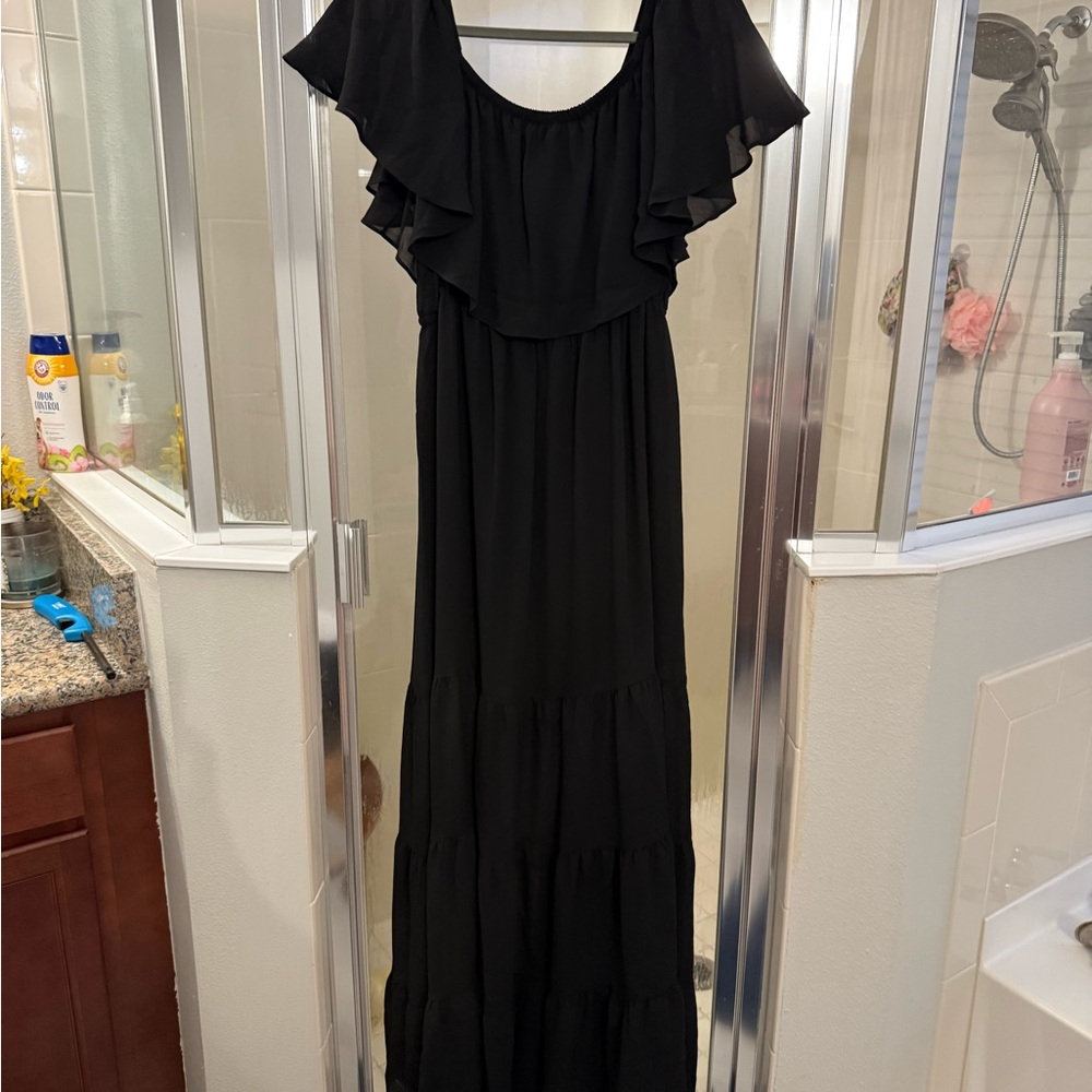 VENUS Black Off-the-Shoulder Maxi Dress